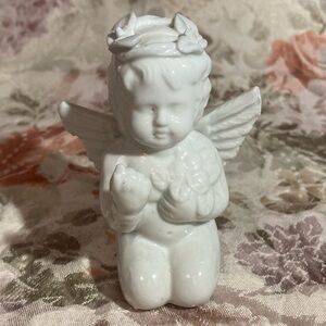 Mini Vintage Angel Statue with wings